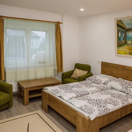 Biro Apartmanhaz Apartment