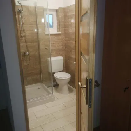 Biro Apartmanhaz Sarmellek
